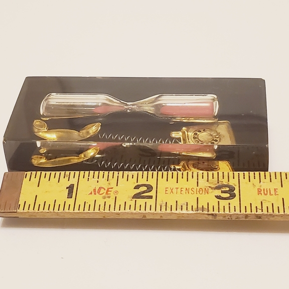 Hourglass Telephone Timer Great for Keeping Conversations Short Resin - Picture 4 of 5